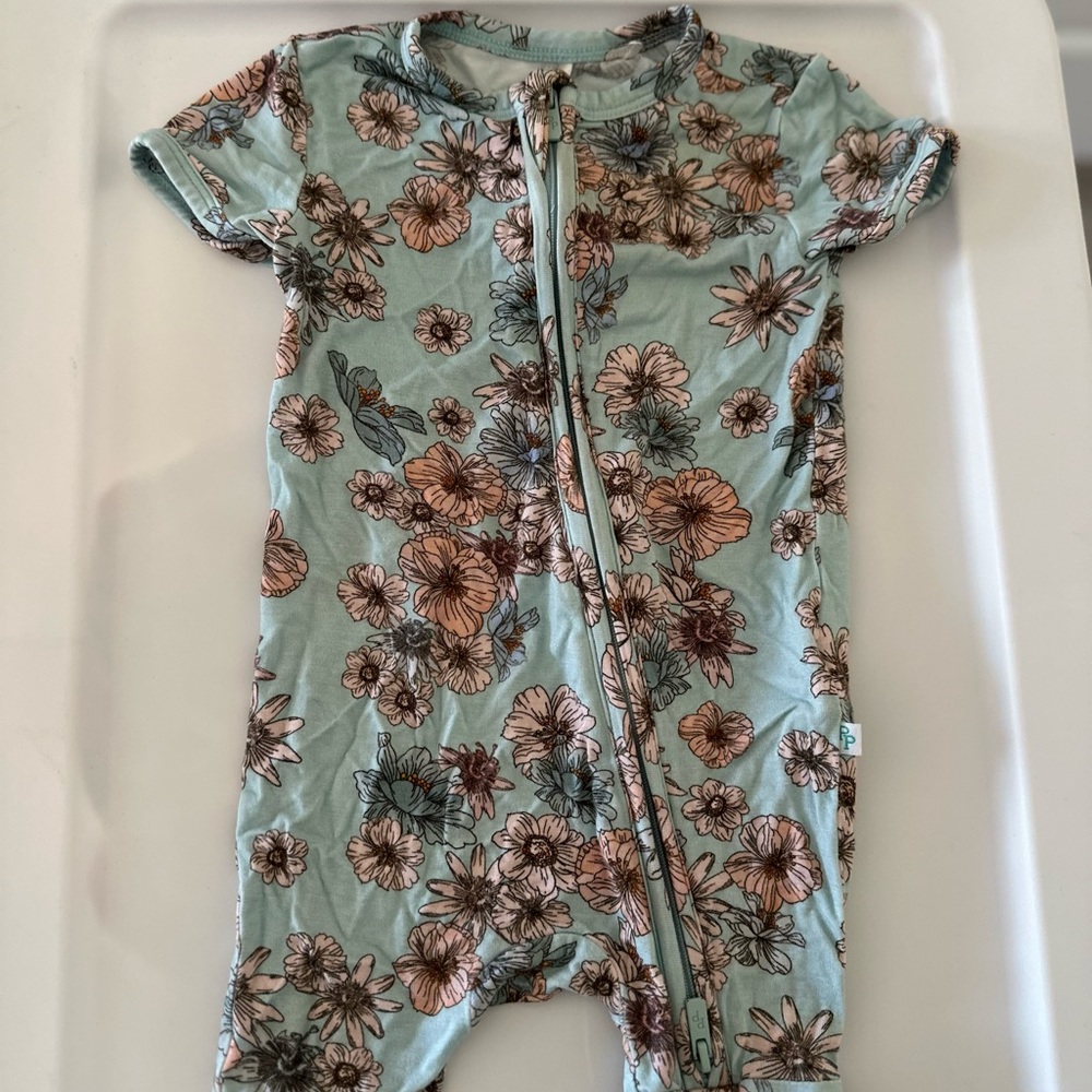 Posh Peanut Short Sleeve Short Romper - 6-9 months